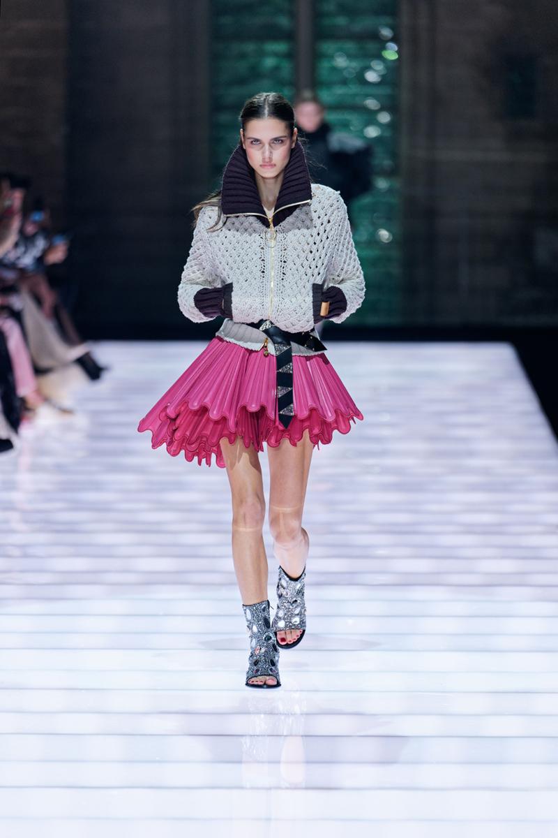 Avignon'da Tiyatral Diyalog: Louis Vuitton 2026 Cruise Defilesi