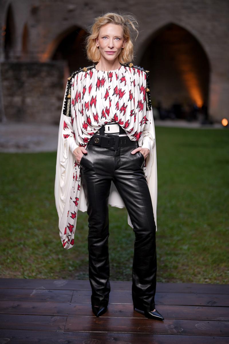 Avignon'da Tiyatral Diyalog: Louis Vuitton 2026 Cruise Defilesi