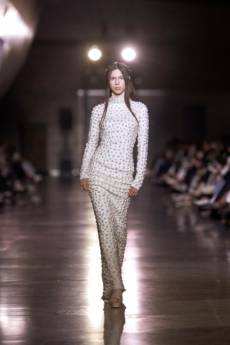 Bakü'de Etkileyici Moda Yolculuğu: “Siyah”ın Gücü