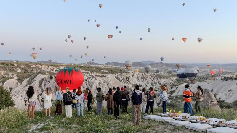LOEWE'den Kapadokya'da Sanat, Moda ve Doğayla Harmanlanan Yolculuk