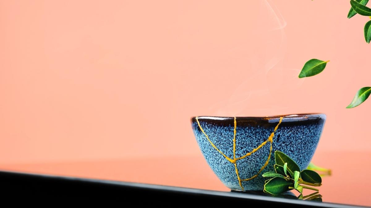 Kintsugi: Kırıkları Onarmak ve Kendini Yeniden İnşa Etmek