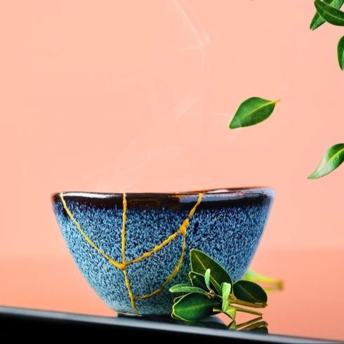 Kintsugi: Kırıkları Onarmak ve Kendini Yeniden İnşa Etmek