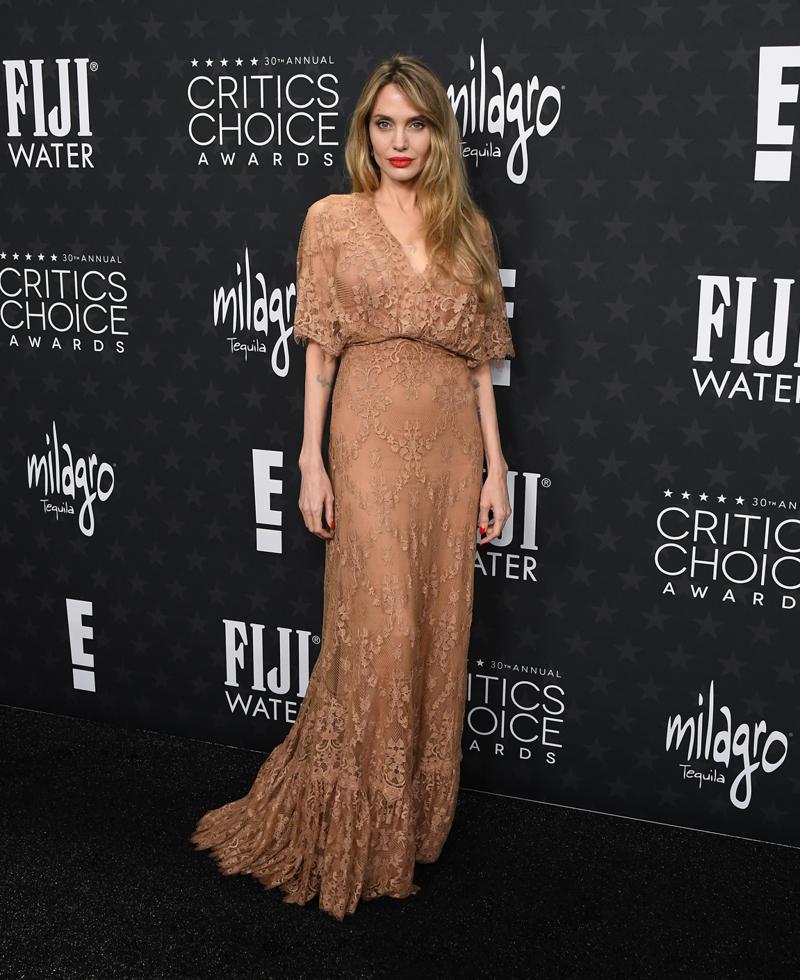 Angelina Jolie'nin En İyi Kırmızı Halı Görünümleri