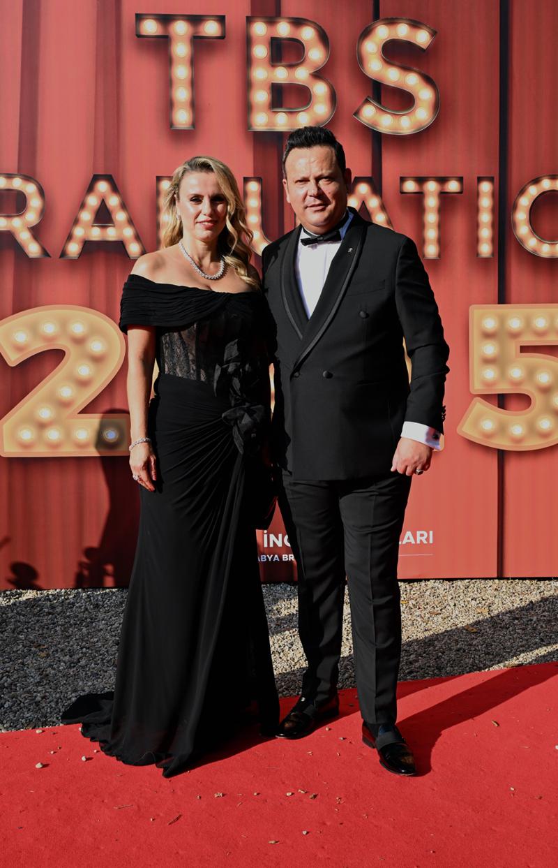 Tarabya İngiliz Okulları'nda Mezuniyet Coşkusu