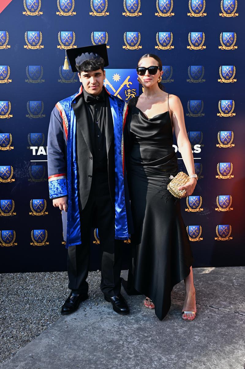 Tarabya İngiliz Okulları'nda Mezuniyet Coşkusu