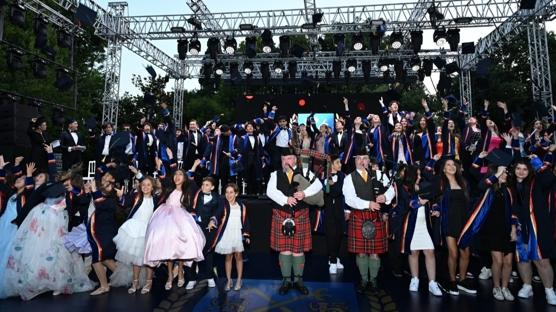 Tarabya İngiliz Okulları'nda Mezuniyet Coşkusu
