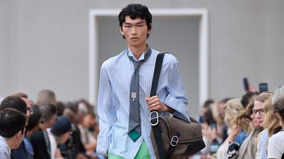 Jonathan Anderson'dan Dior Erkek 2026 İlkbahar/Yaz Defilesi