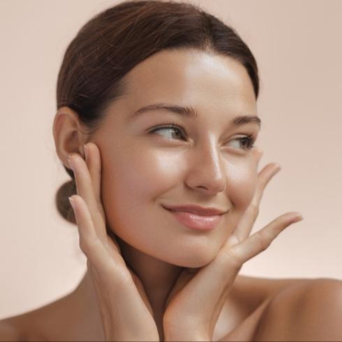 Yaz Mevsiminde Makyajda Hafifleyin