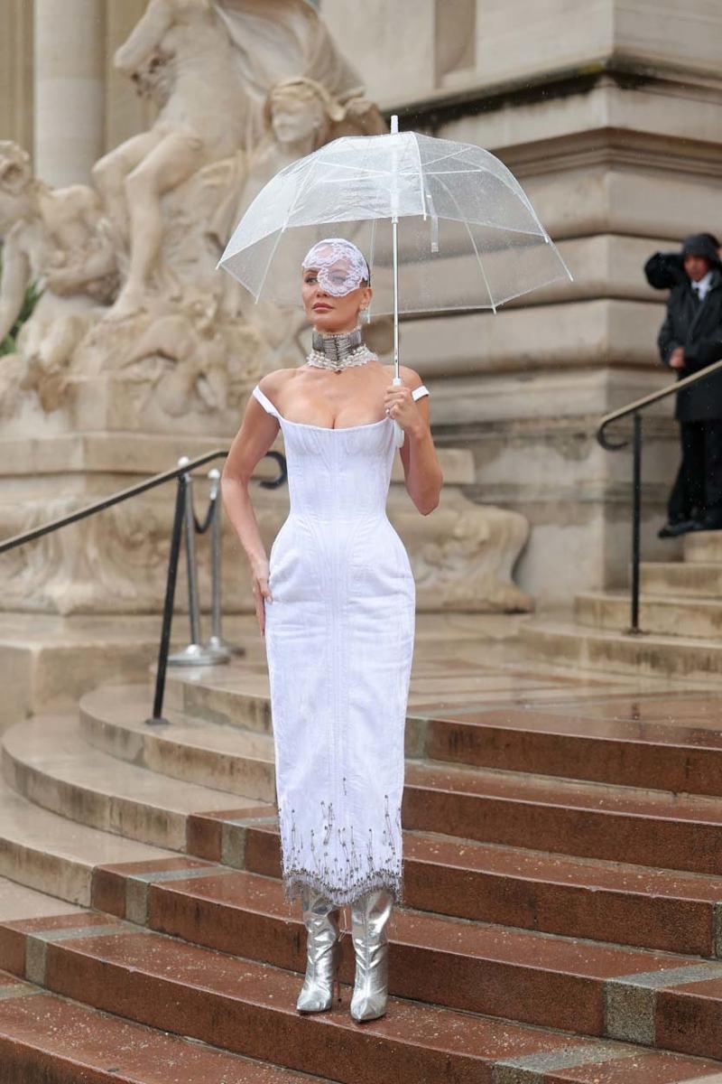 2025-26 Sonbahar/Kış Paris Haute Couture Moda Haftası'nda Öne Çıkan Yıldızlar