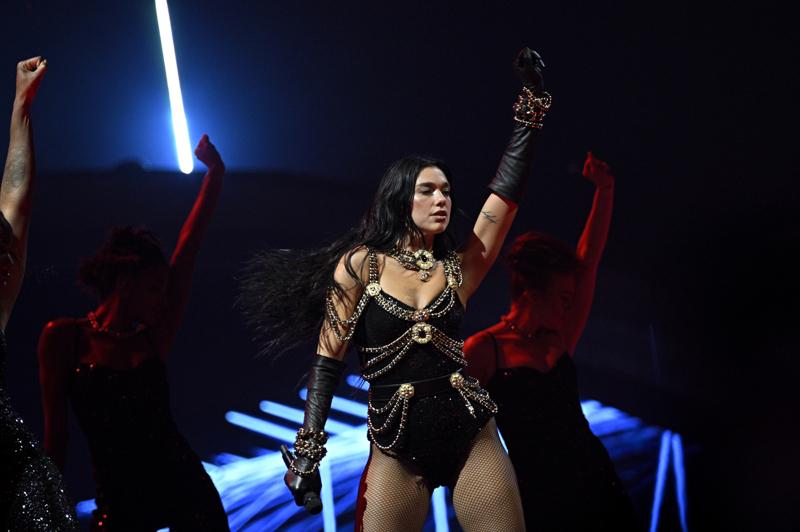 Dua Lipa'nın “Radical Optimism” Stili