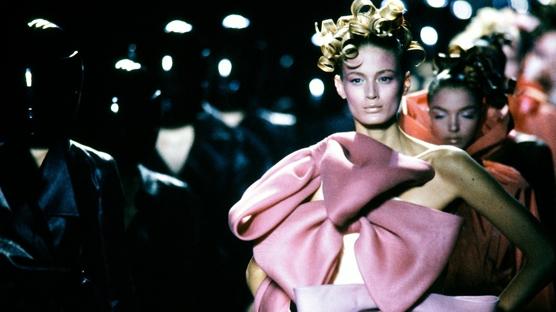 Versay Düşleri: Modada Rococo Dönemi