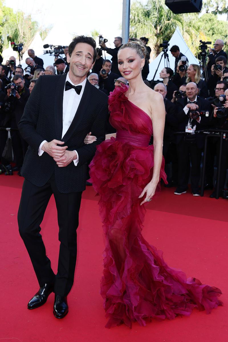 Ünlü Çiftlerin Kırmızı Halı Görünümleri