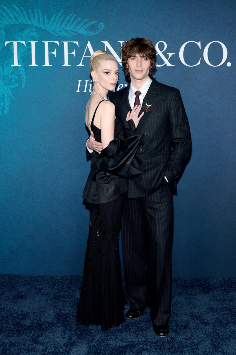 Ünlü Çiftlerin Kırmızı Halı Görünümleri