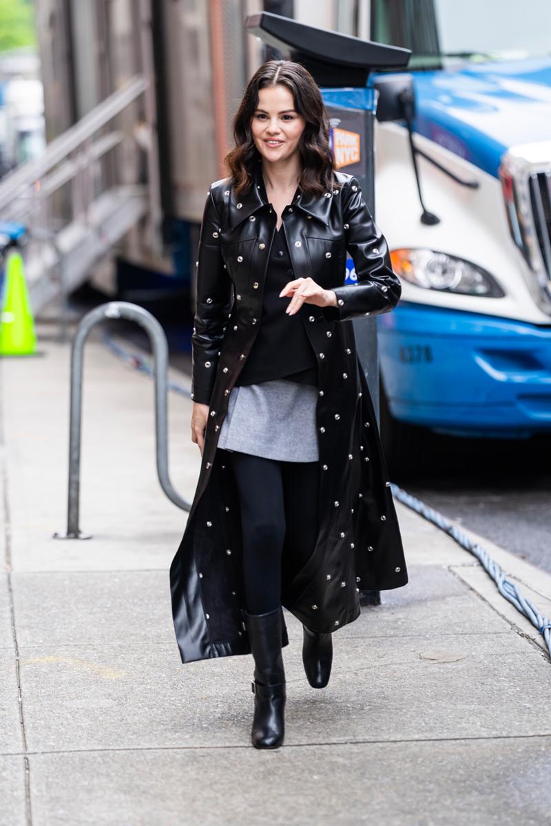 Selena Gomez'in Zamansız ve Dengeli Stil Anlayışı