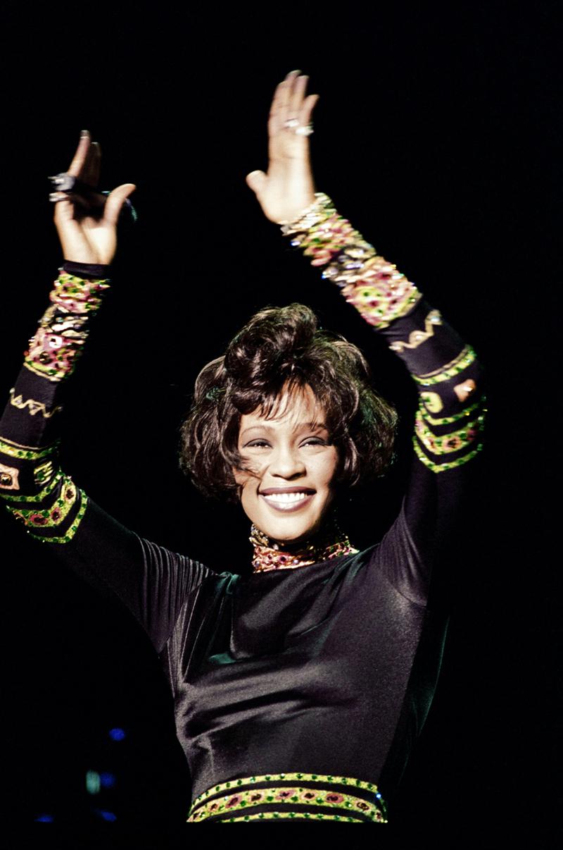  Whitney Houston'ın Dünya Kupası Tişörtüne Rekor Fiyat