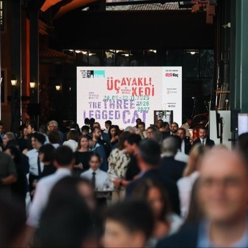 “Üç Ayaklı Kedi”: 18. İstanbul Bienali Şehri Sanatla Birleştiriyor