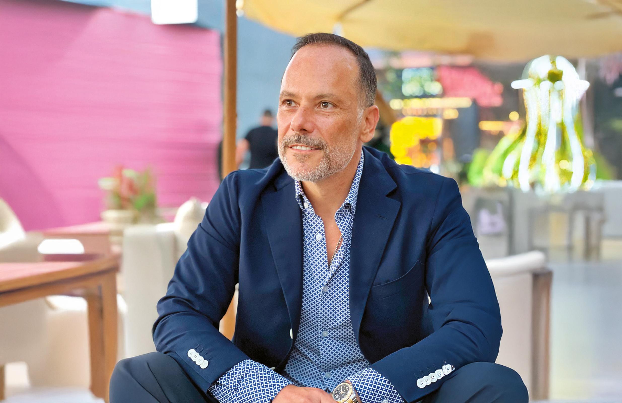 Nice 20 Yıllara: Emre Dökmeci'nin Contemporary Istanbul Yolculuğu