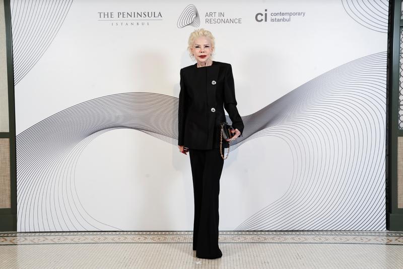 The Peninsula Istanbul, Grimanesa Amorós'un Işık Enstalasyonlarına Ev Sahipliği Yapıyor