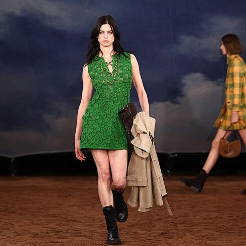 Burberry İngiliz Ritminde