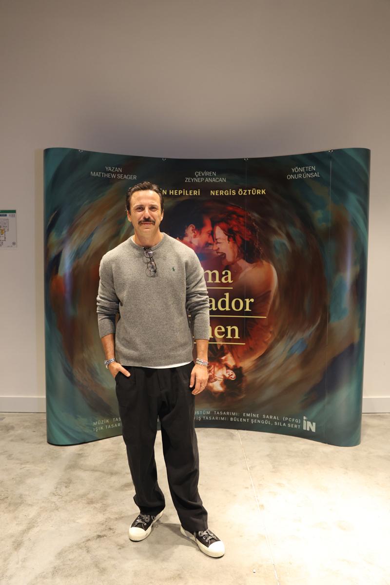 Müzik, Aşk ve Anılar Sahnede: “Elma Labrador Çimen”