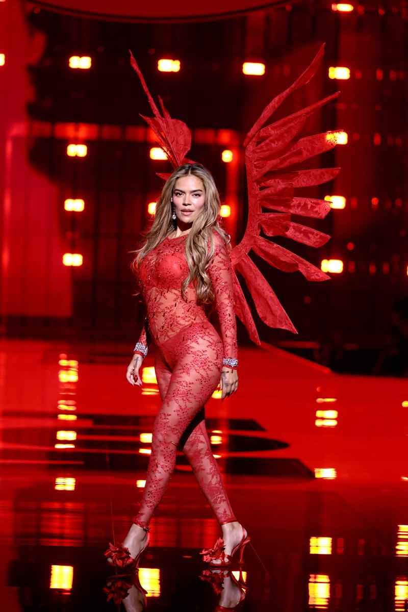 Kanatlar Geri Döndü: Victoria's Secret Fashion Show 2025