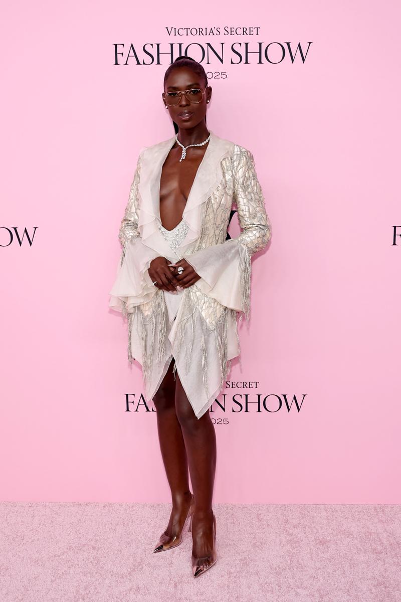 Victoria's Secret Fashion Show 2025: En İyi Pembe Halı Görünümleri