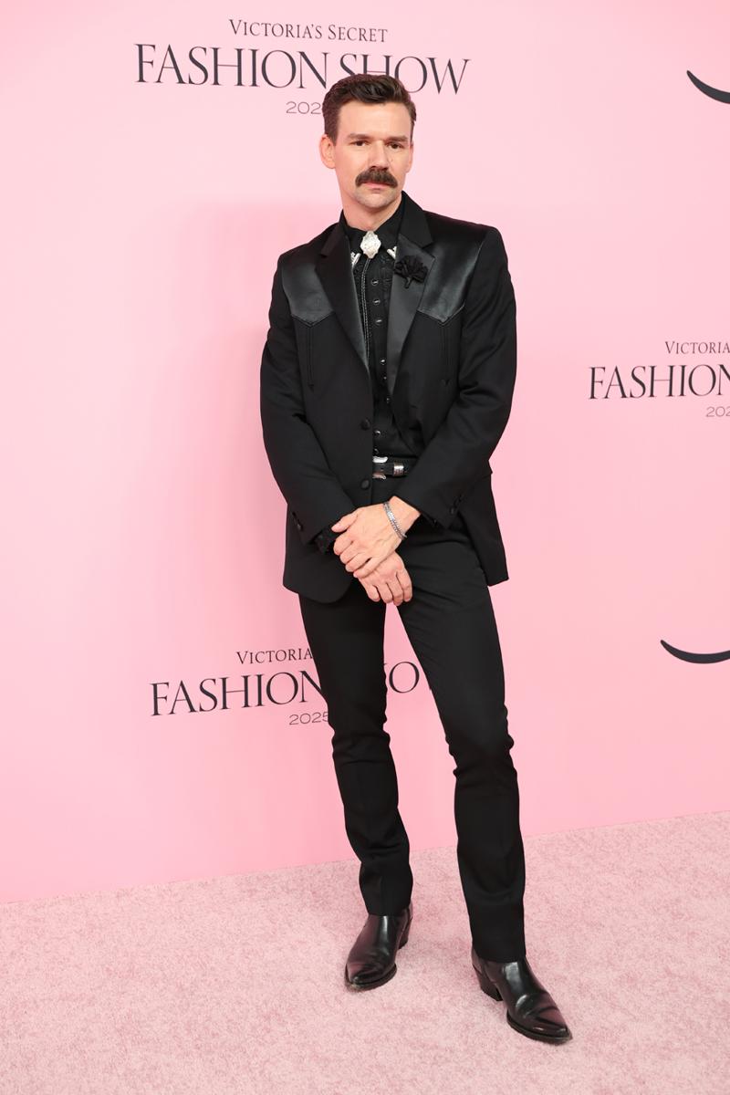 Victoria's Secret Fashion Show 2025: En İyi Pembe Halı Görünümleri