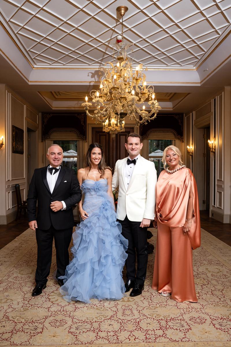 Ada'da Nişan Töreni