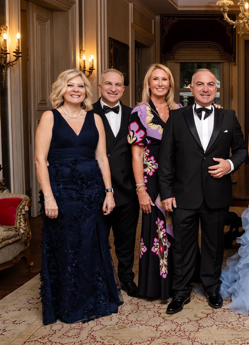 Ada'da Nişan Töreni