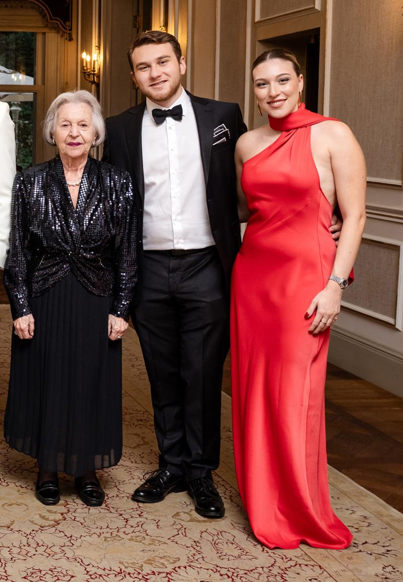 Ada'da Nişan Töreni