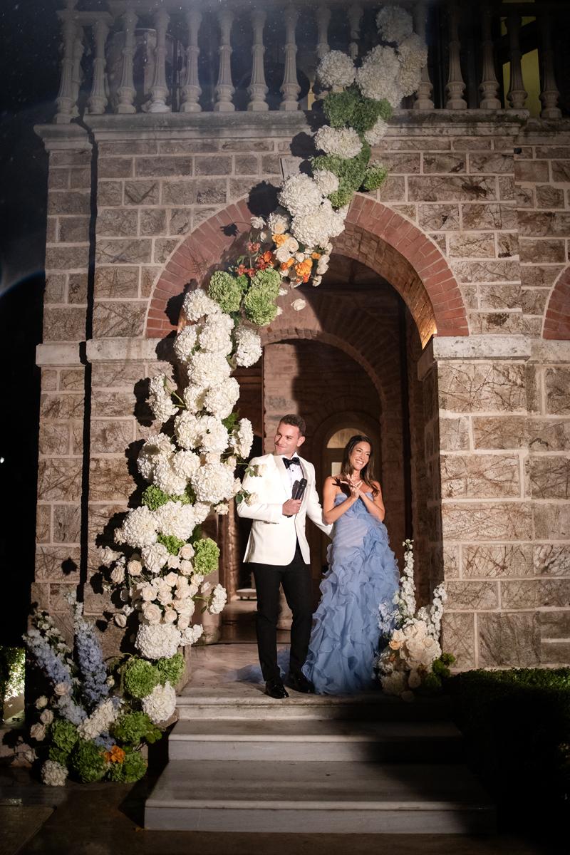 Ada'da Nişan Töreni