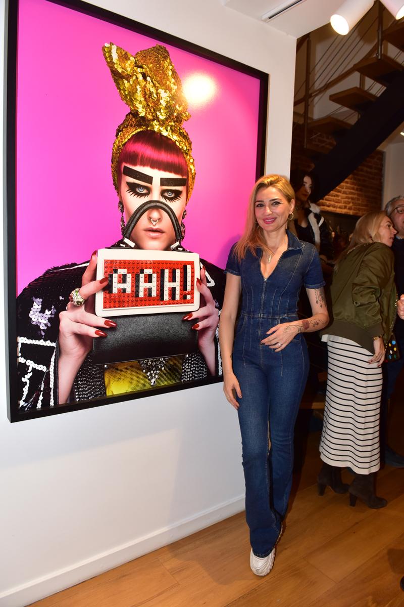 Nihat Odabaşı'ndan Gizlenme Temalı Sergi: "No Photo Please"