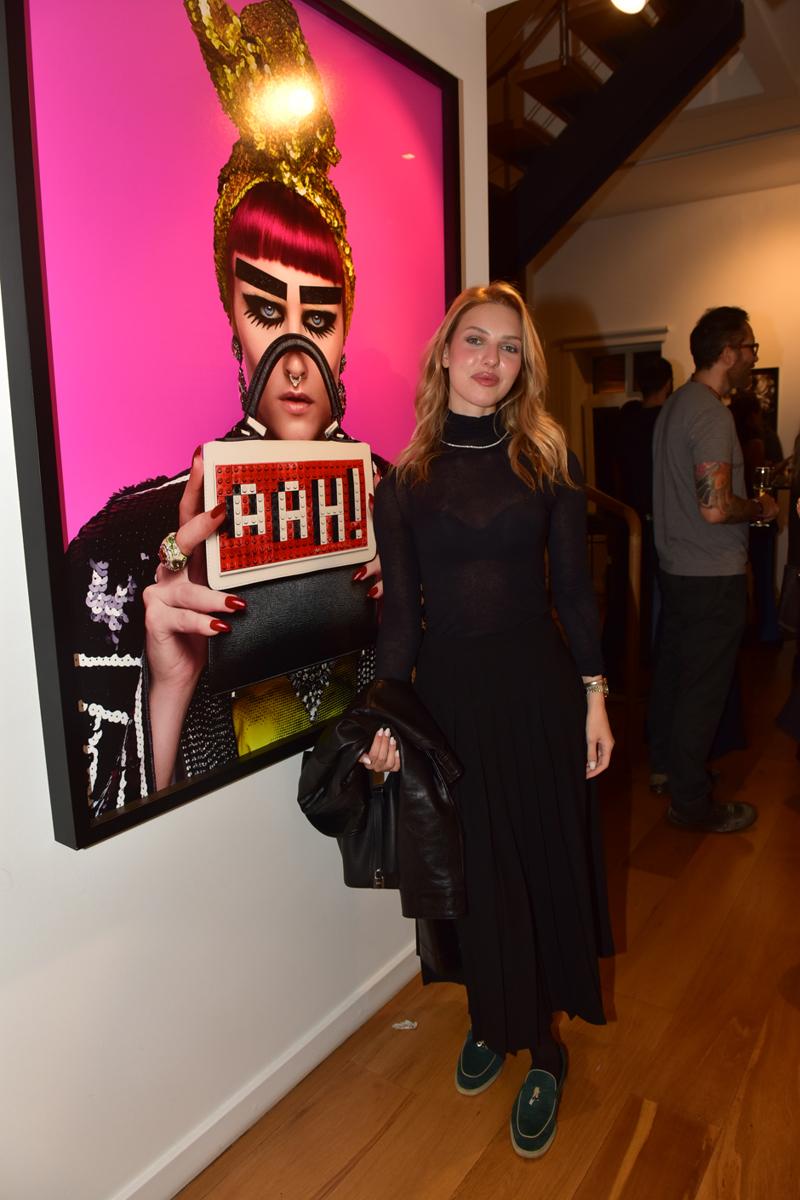 Nihat Odabaşı'ndan Gizlenme Temalı Sergi: "No Photo Please"