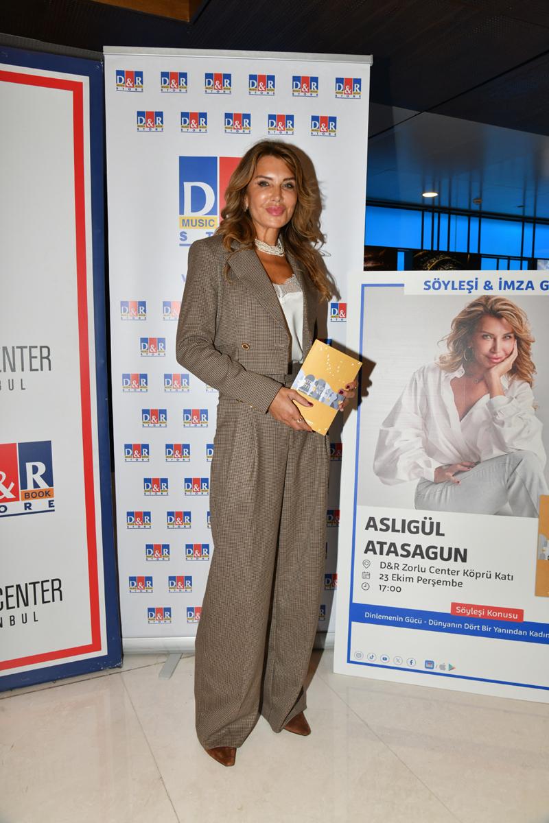 İmza Gününe Yoğun İlgi