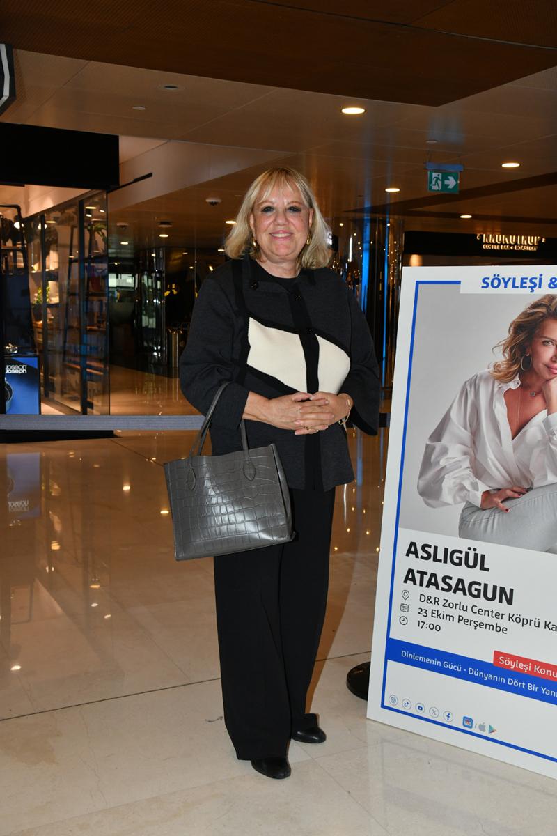 İmza Gününe Yoğun İlgi