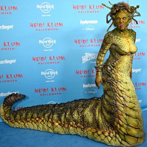 Cadılar Bayramı Kraliçesi Yine Şaşırttı: Heidi Klum'un Medusa Dönüşümü