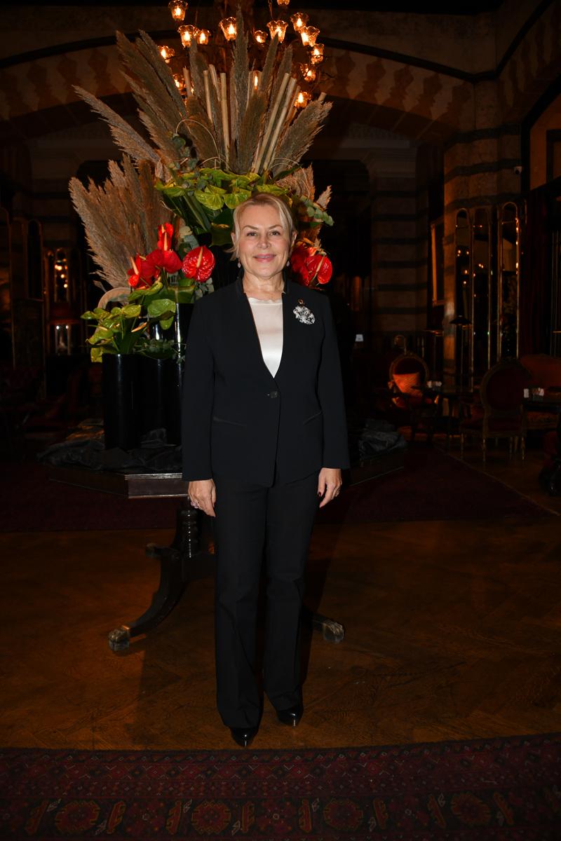 Pera'da Ata'ya Saygı