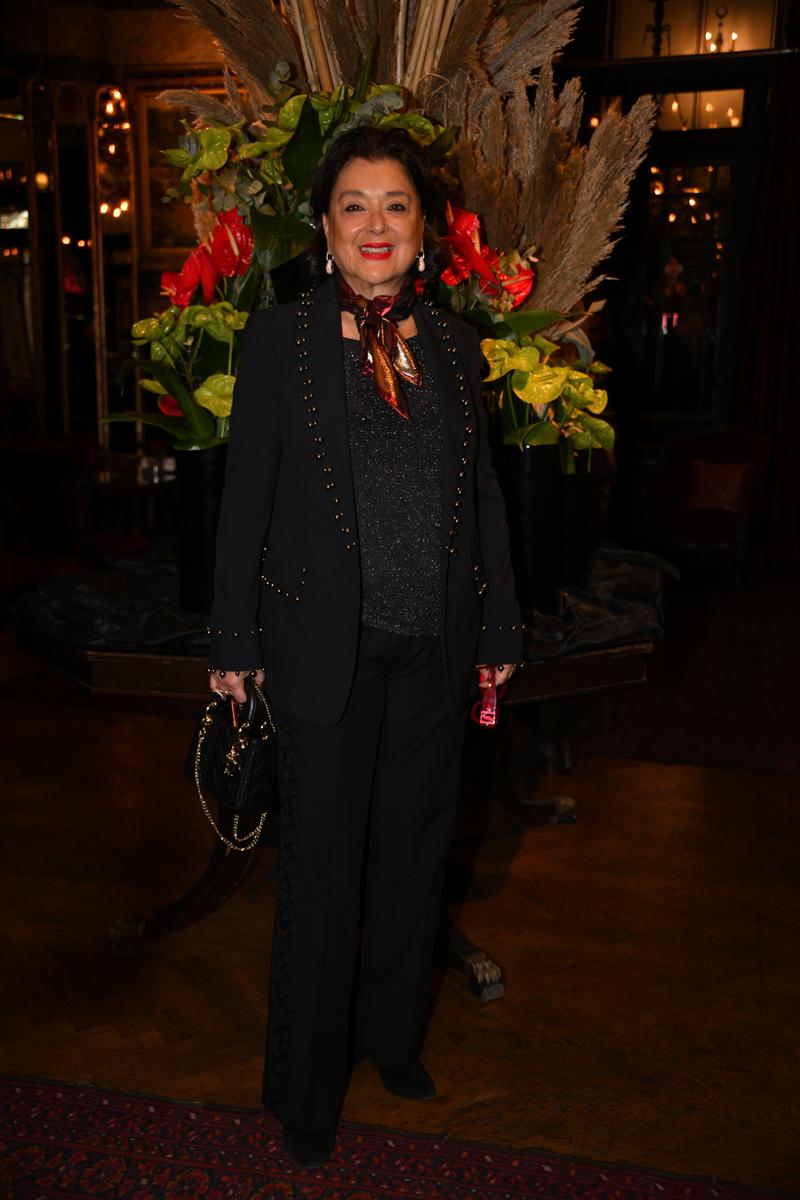 Pera'da Ata'ya Saygı