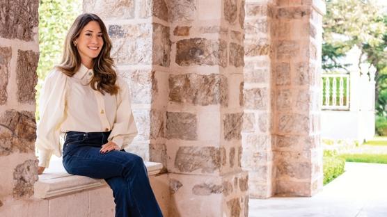 Sessiz Parıltı: Mina Akdağ