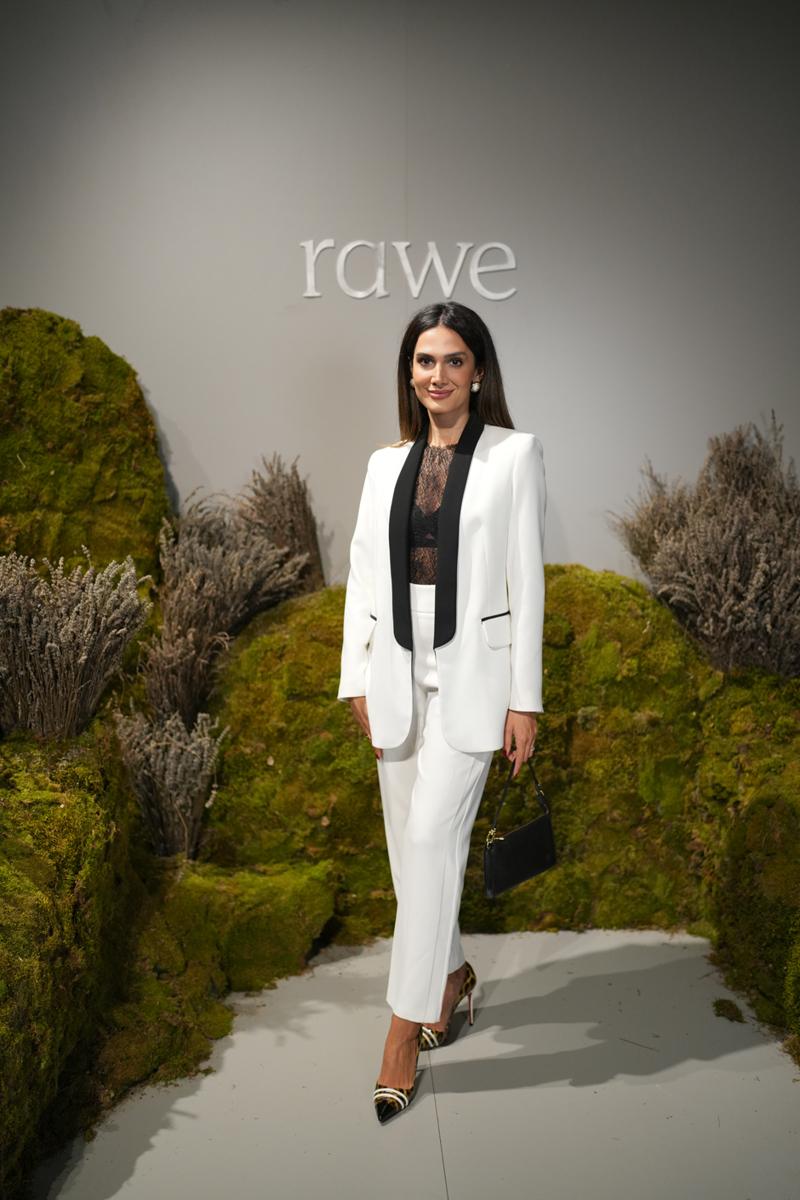 Özgür Kadın Stili