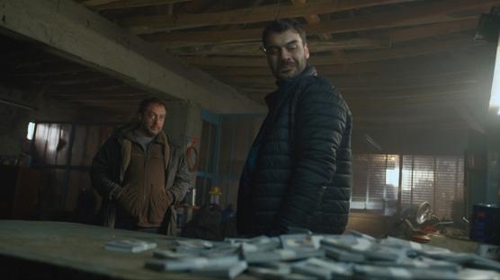 “Kasaba”: Karanlıkta Kalan Dostluklar