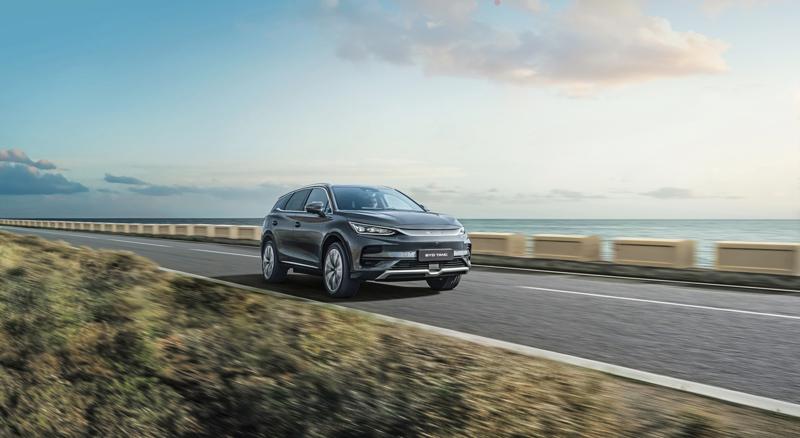 2025'te Yollara Çıkacak Lüks Arabalar: En Prestijli Modeller