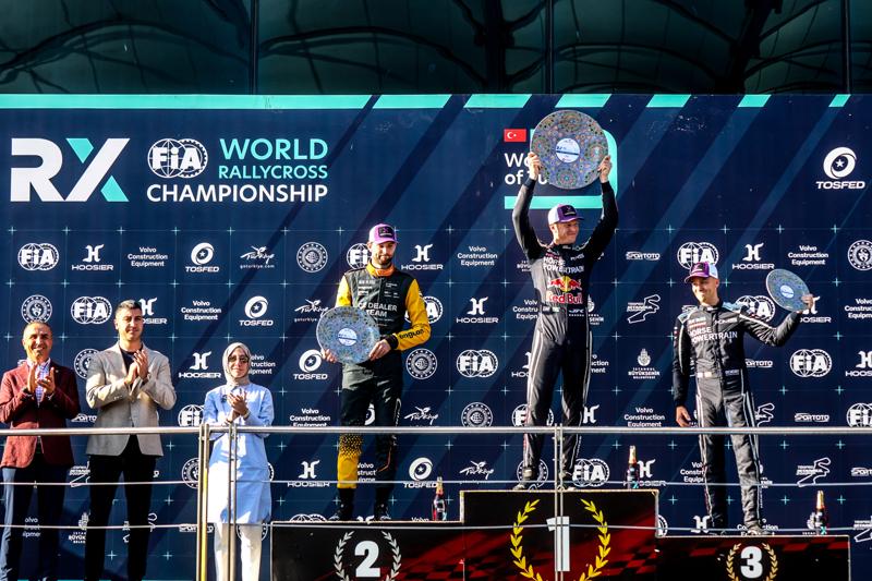 Dünya Rallikros Finalinde Nefes Kesici Mücadele