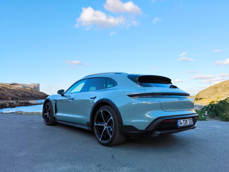Porsche Taycan 4 Cross Turismo Hakkında Bilmeniz Gereken Herşey