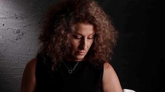 Porselenin İzinde: Tuba Önder Demircioğlu ile “Karşılaşma” Üzerine