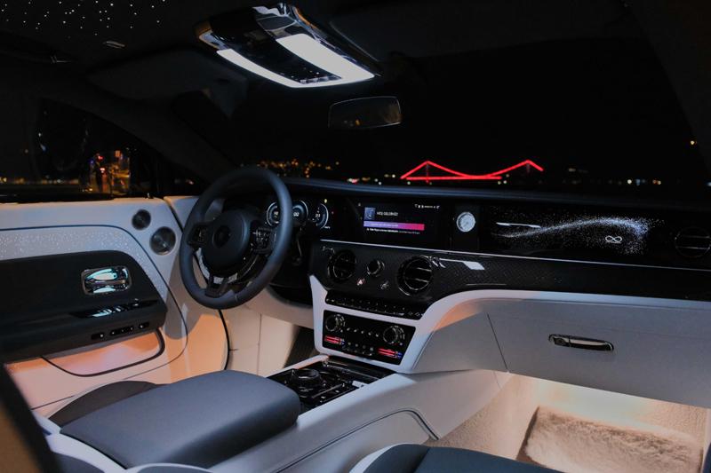 Rolls-Royce Motor Cars, İstanbul Black Badge Spectre'yi Tanıttı
