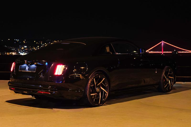Rolls-Royce Motor Cars, İstanbul Black Badge Spectre'yi Tanıttı