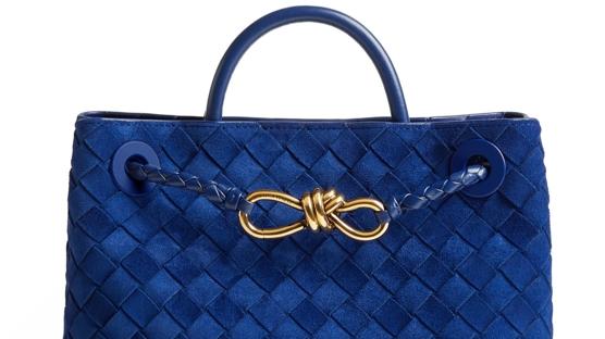"It Bag" Hikayesinde Renk Etkisi: Bottega Veneta'dan Royal Blue İmzası