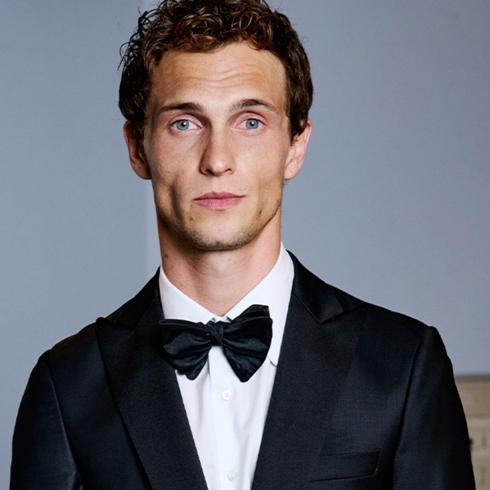 Yeni Yılda Erkek Stilinin Zamansız Yorumu