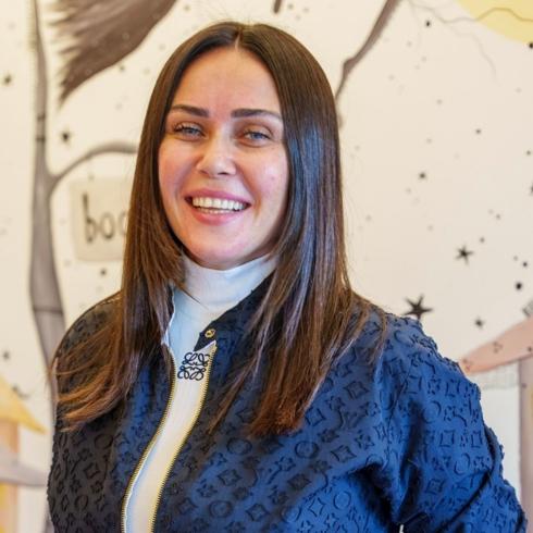 Yeni Hikayelerin İzinde